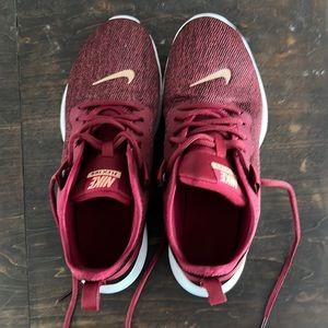 Women’s Nike cross trainers Flex TR9: Size 9